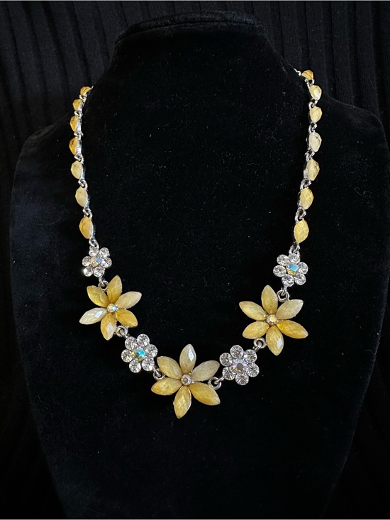Unknown Jewelry - Bright Bling Yellow Floral Crystal Statement Necklace